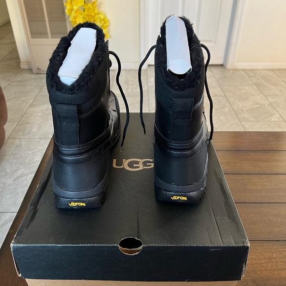 UGG Felton boots - Picture 2 of 4